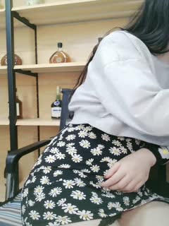 高颜黑丝伪娘 啊啊 鸡吧好大好深 射在我骚逼里 健身房教练小哥哥真的猛 一字马被操的很顶
